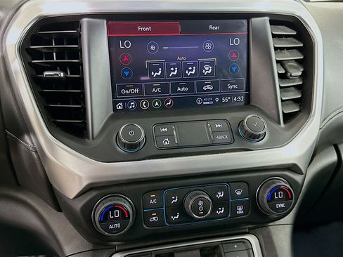 Used 2023 GMC Acadia SLT image 24