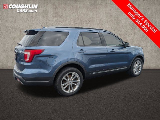 Used 2018 Ford Explorer XLT w/ Equipment Group 202A AWD/4WD image 9