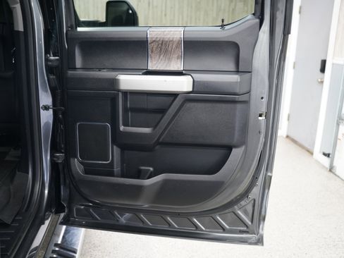 Used 2017 Ford F350 Lariat w/ Chrome Package image 36