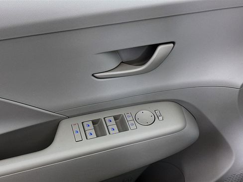 Used 2025 Hyundai Kona SEL FWD image 15