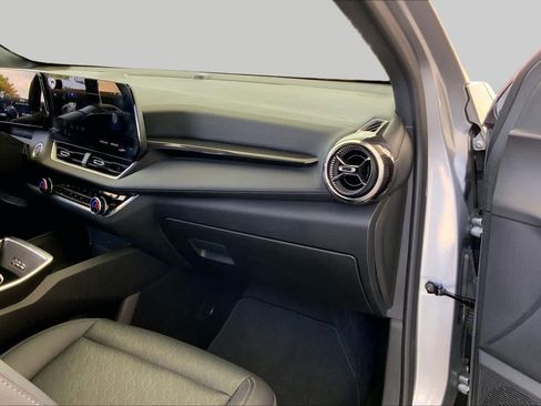 Used 2025 Chevrolet Equinox LT w/ Convenience Package II FWD image 19