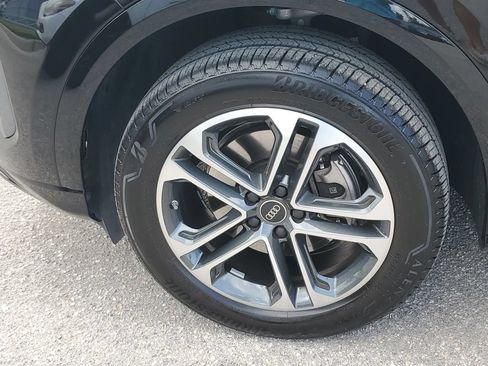 Certified 2025 Audi Q5 Premium w/ Convenience Package AWD/4WD image 13