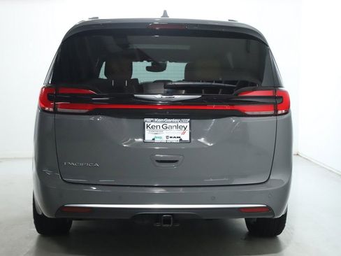 Used 2022 Chrysler Pacifica Pinnacle image 54