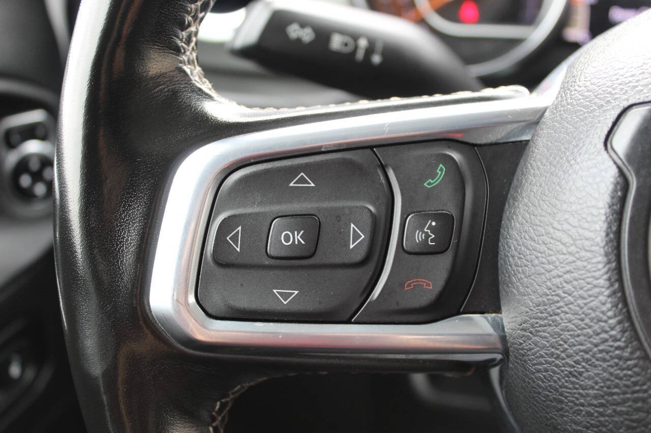 Used 2023 Jeep Gladiator Overland w/ Cold Weather Group AWD/4WD image 24