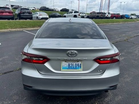 Used 2022 Toyota Camry LE w/ Convenience Package FWD image 4