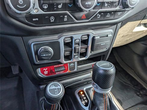 Used 2020 Jeep Gladiator Mojave AWD/4WD image 24