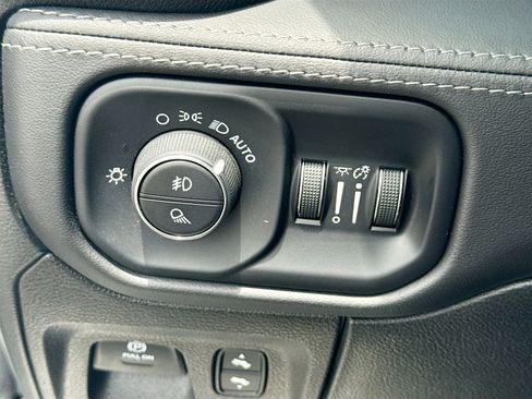 Used 2022 RAM 1500 Limited image 33