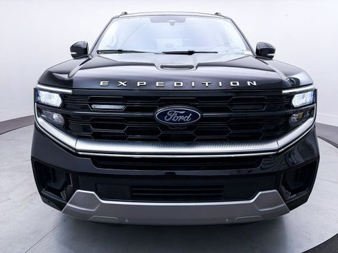 Used 2025 Ford Expedition Max Platinum image 14