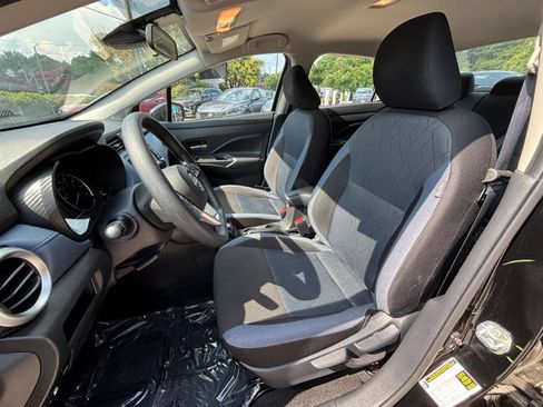 Used 2025 Nissan Versa SV FWD image 27
