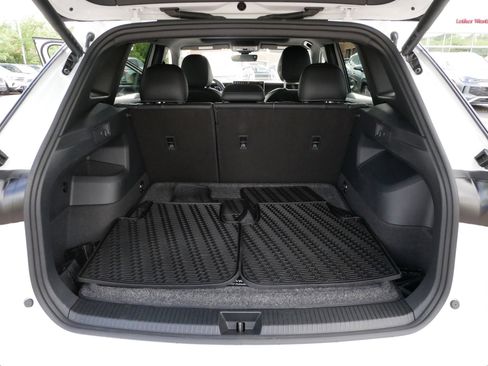 Certified 2025 Volkswagen Tiguan SE R-Line AWD/4WD image 18