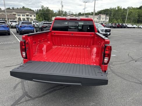 New 2025 GMC Sierra 1500 SLE w/ Preferred Package image 5