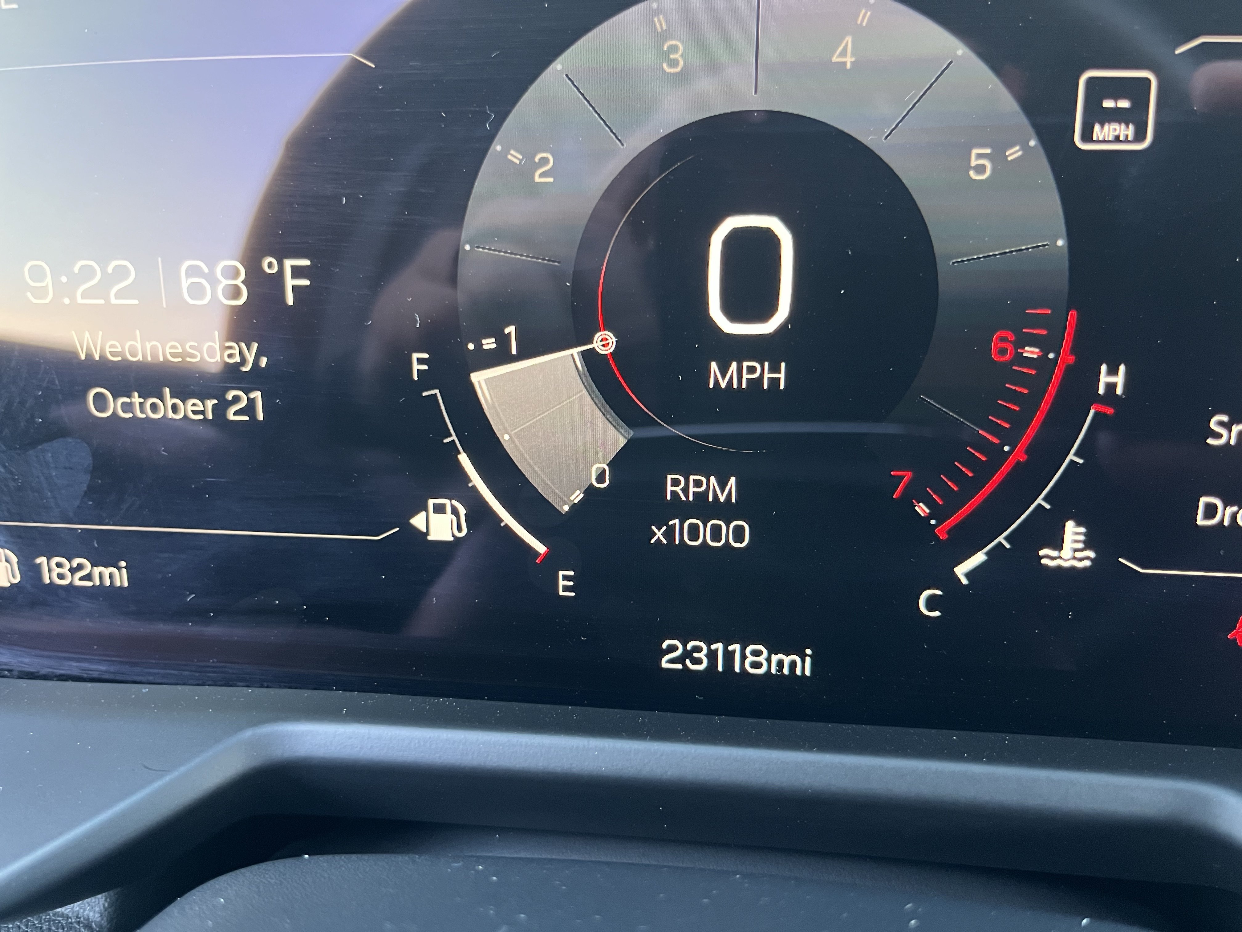 Used 2026 GMC Acadia Elevation w/ Elevation Premium Package FWD image 9