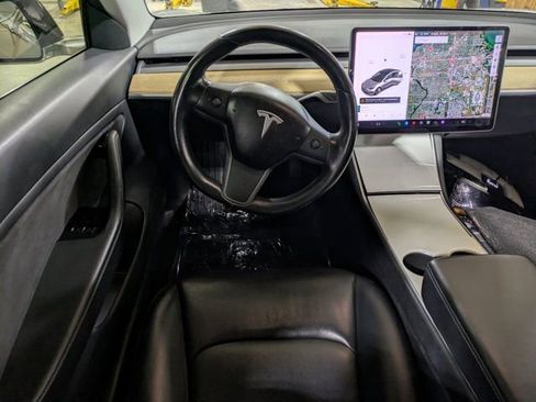 Used 2018 Tesla Model 3 Long Range image 14