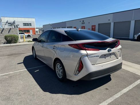 Used 2020 Toyota Prius Prime Limited image 5