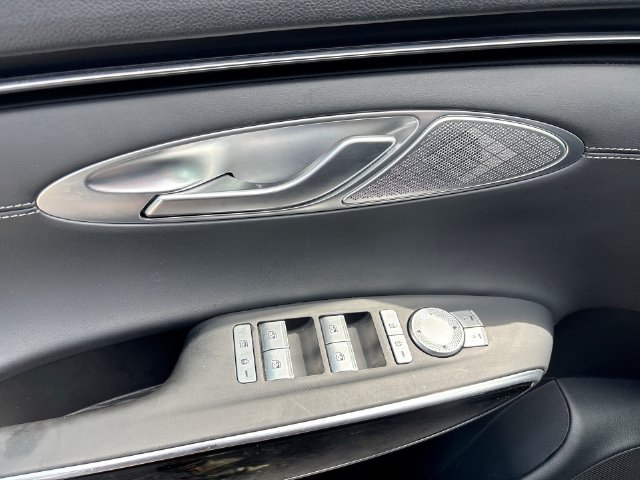 Used 2025 Genesis GV70 2.5T AWD/4WD image 13