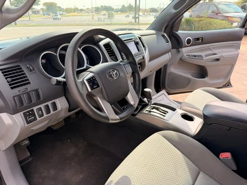 Used 2013 Toyota Tacoma 2WD Access Cab w/ SR5 Pkg image 9