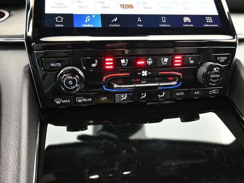 Used 2024 Jeep Grand Cherokee Overland w/ Adv Protech Group III image 29