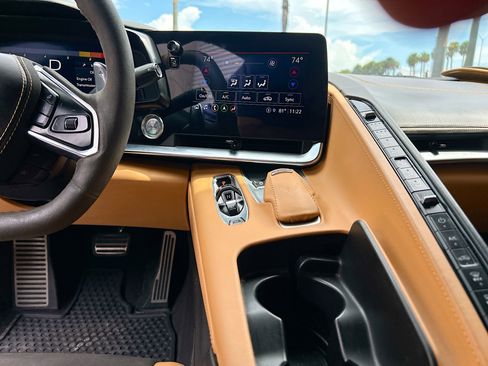 Used 2021 Chevrolet Corvette Stingray Premium Cpe w/ Z51 Performance Package image 12