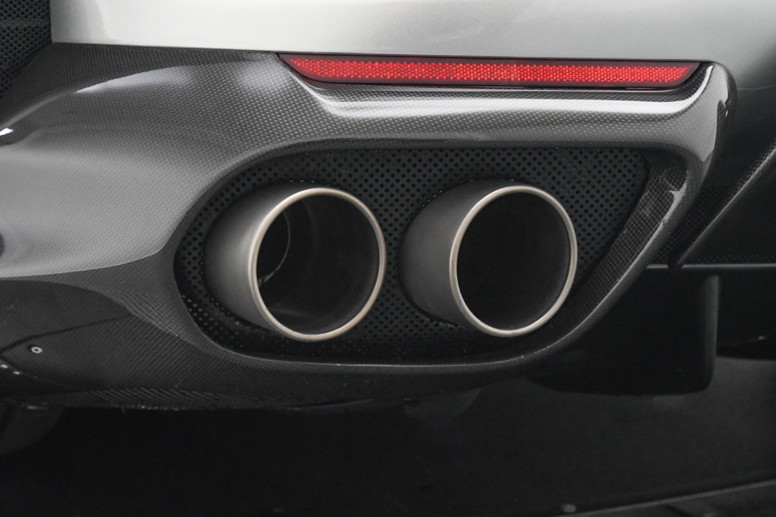 Used 2022 Ferrari 812 GTS RWD image 50