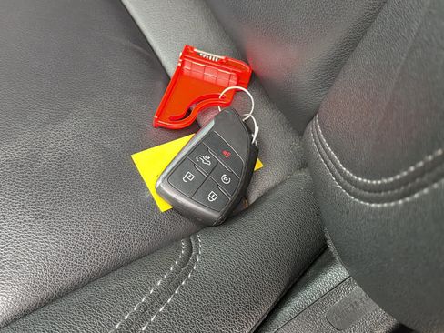 Certified 2024 Chevrolet Silverado 2500 LT w/ Convenience Package image 20