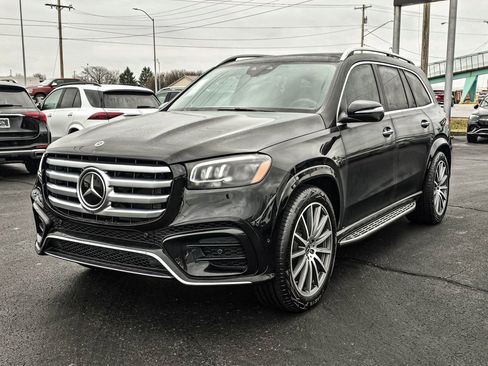 New 2026 Mercedes-Benz GLS 580 4MATIC image 3