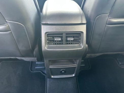 Used 2024 Ford Edge SEL image 21