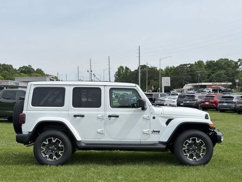 New 2026 Jeep Wrangler Unlimited Sahara w/ Safety Group AWD/4WD image 6