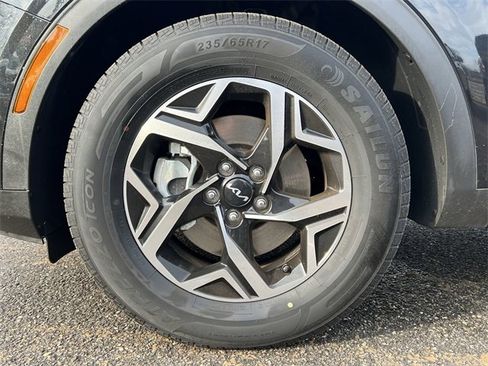 Certified 2024 Kia Sportage LX image 10