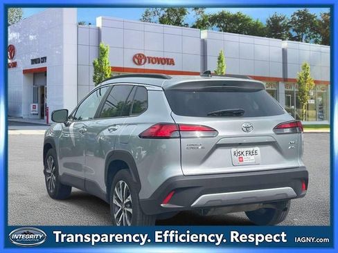 Certified 2025 Toyota Corolla Cross XLE AWD/4WD image 8