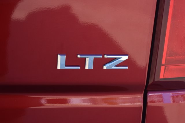 Used 2022 Chevrolet Silverado 1500 LTZ w/ LTZ Convenience Package II AWD/4WD image 8
