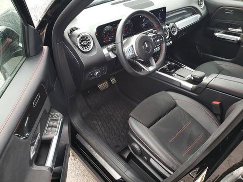 Used 2023 Mercedes-Benz GLB 250 4MATIC image 9