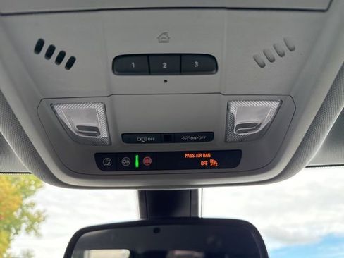 Used 2020 Chevrolet Blazer LT image 35