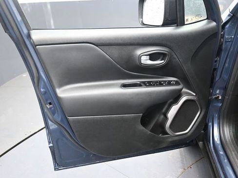 Used 2023 Jeep Renegade Latitude w/ Sun/Sound Group image 13