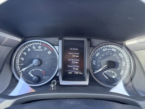 Used 2023 Toyota Tacoma TRD Off-Road AWD/4WD image 19