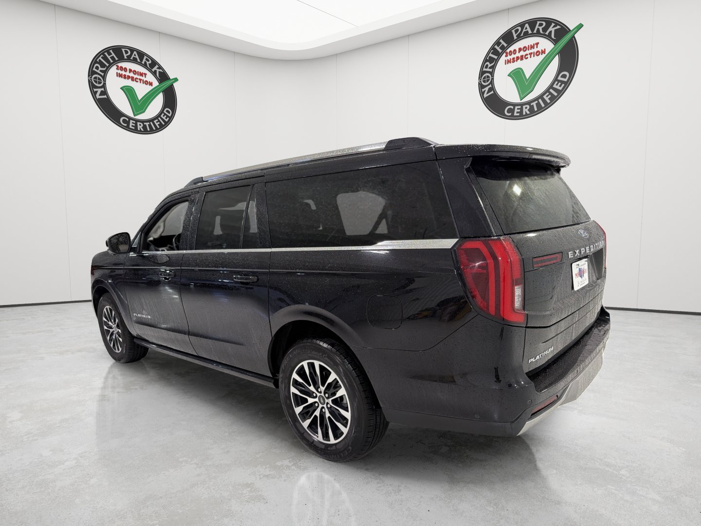 Used 2025 Ford Expedition Max Platinum AWD/4WD image 3