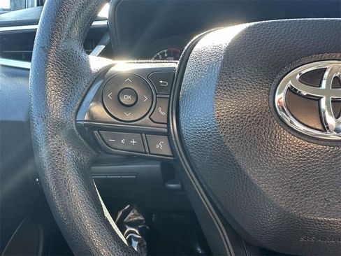 Used 2022 Toyota Corolla LE image 12