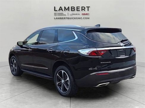 Used 2023 Buick Enclave Essence w/ LPO, Touring Package image 3