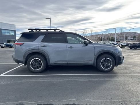 Used 2024 Nissan Pathfinder Rock Creek image 2