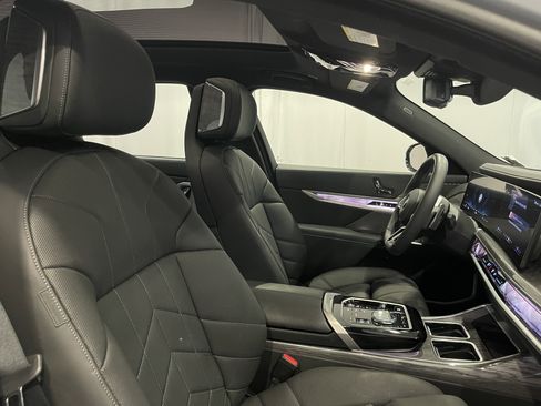 Certified 2024 BMW 760i xDrive w/ Premium Package 2 image 15