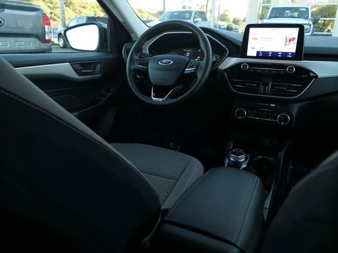 Used 2022 Ford Escape SE w/ SE Sport Appearance Package image 27