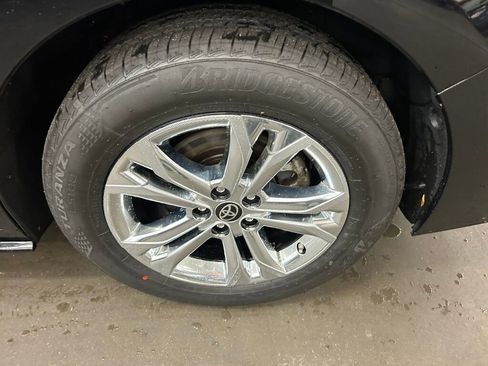 Certified 2021 Toyota Sienna Platinum image 8