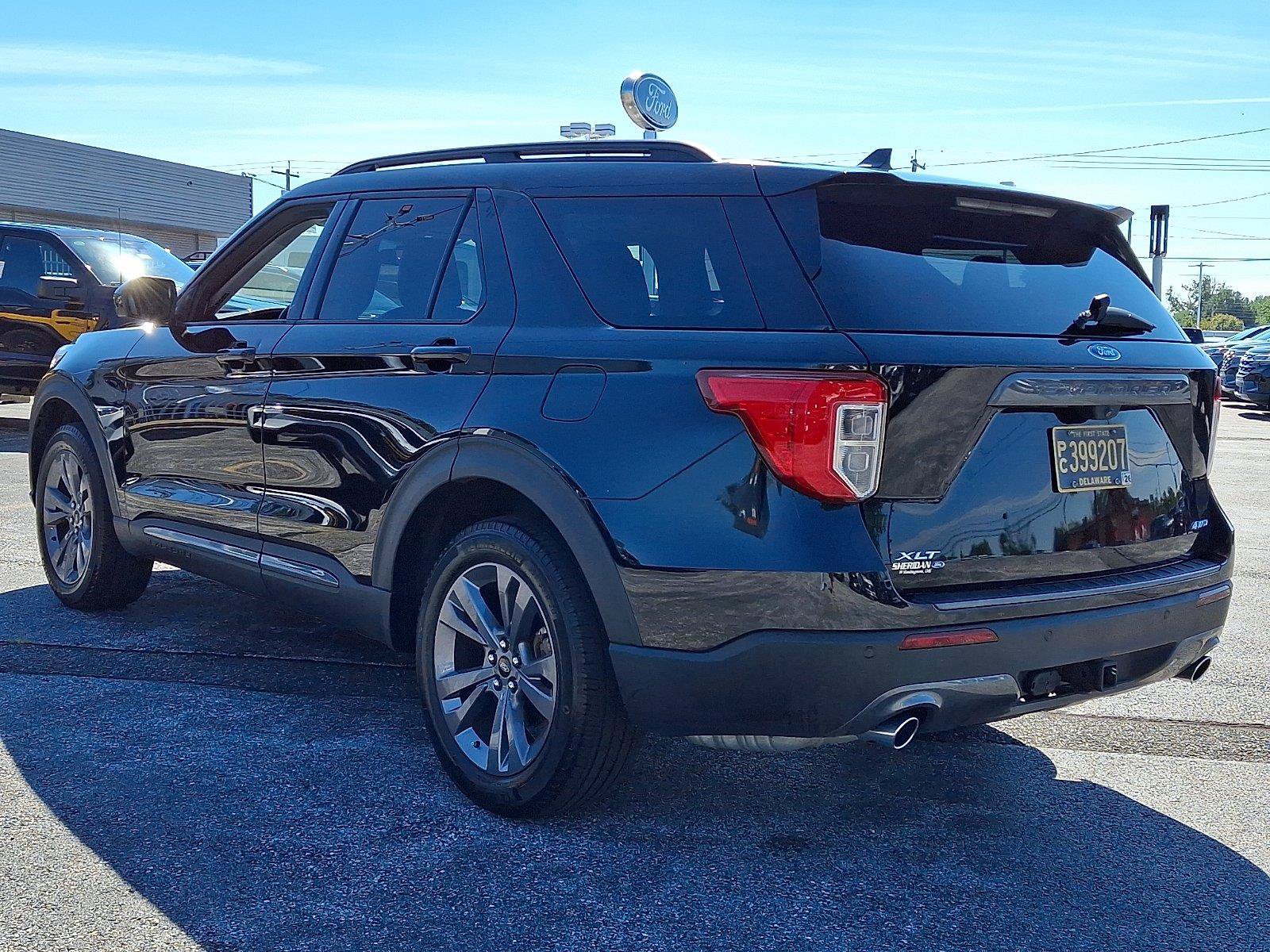 Certified 2023 Ford Explorer XLT w/ Equipment Group 202A AWD/4WD image 5