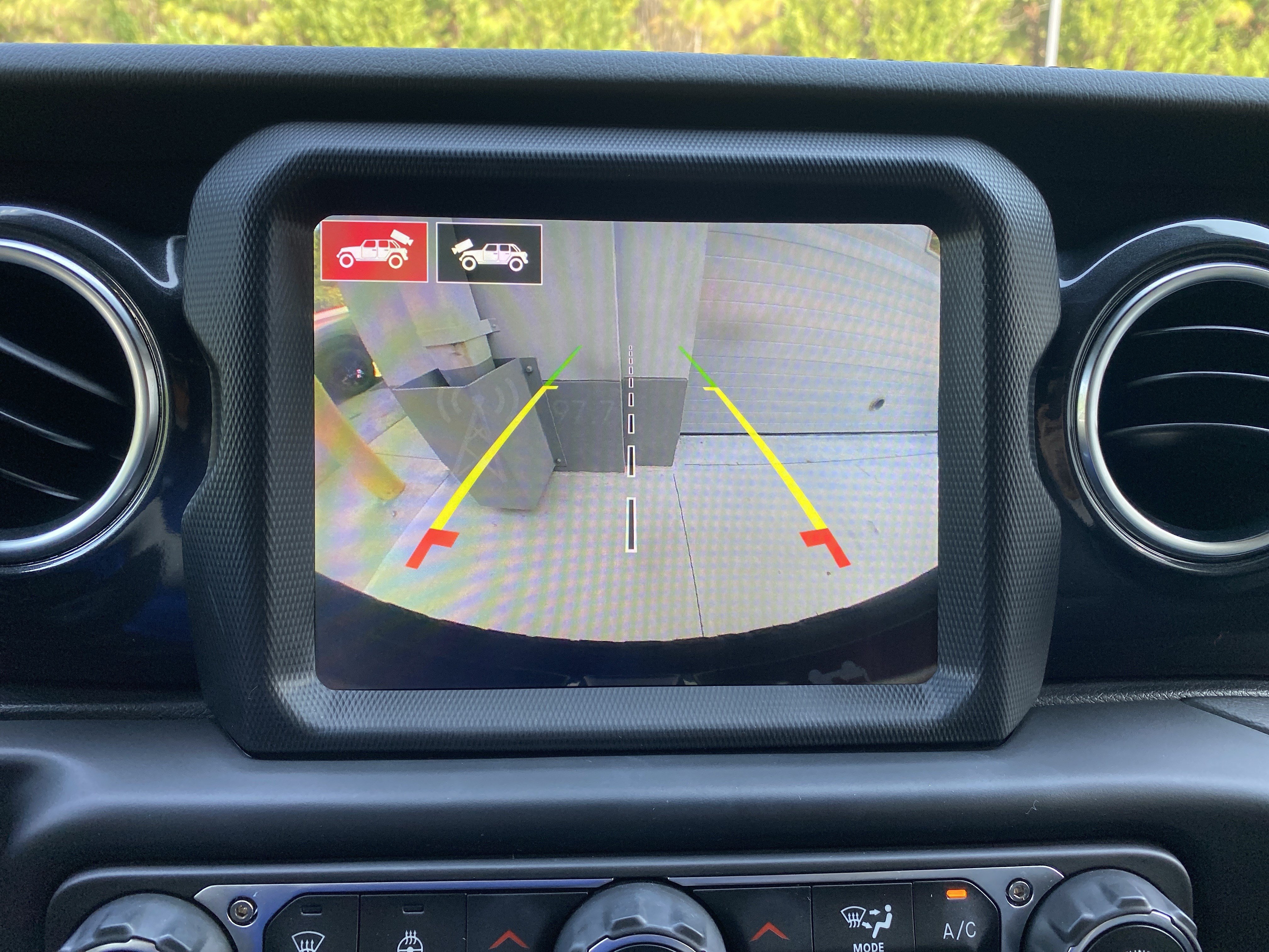 Used 2023 Jeep Wrangler Unlimited Sahara AWD/4WD image 26