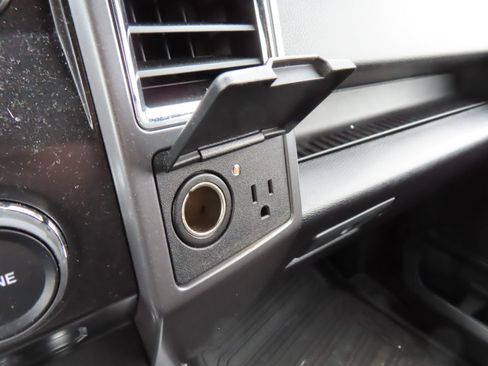 Used 2015 Ford F150 XLT w/ Equipment Group 301A Mid image 26