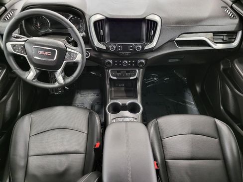Used 2024 GMC Terrain SLT image 7