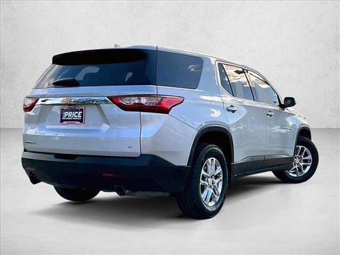 Certified 2021 Chevrolet Traverse LT image 2