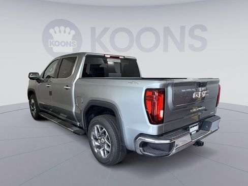New 2026 GMC Sierra 1500 SLT image 4
