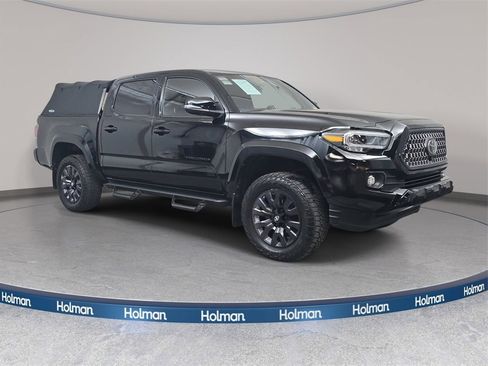 Used 2021 Toyota Tacoma Limited w/ Nightshade Package image 4