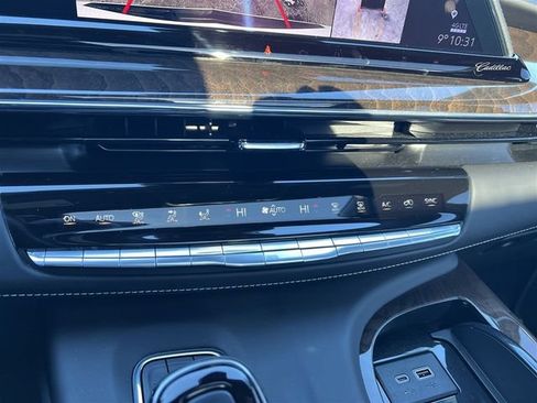 Certified 2024 Cadillac Escalade Sport Platinum w/ LPO, ONYX Package AWD/4WD image 19