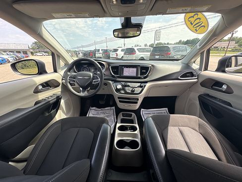 Used 2023 Chrysler Voyager LX FWD image 21